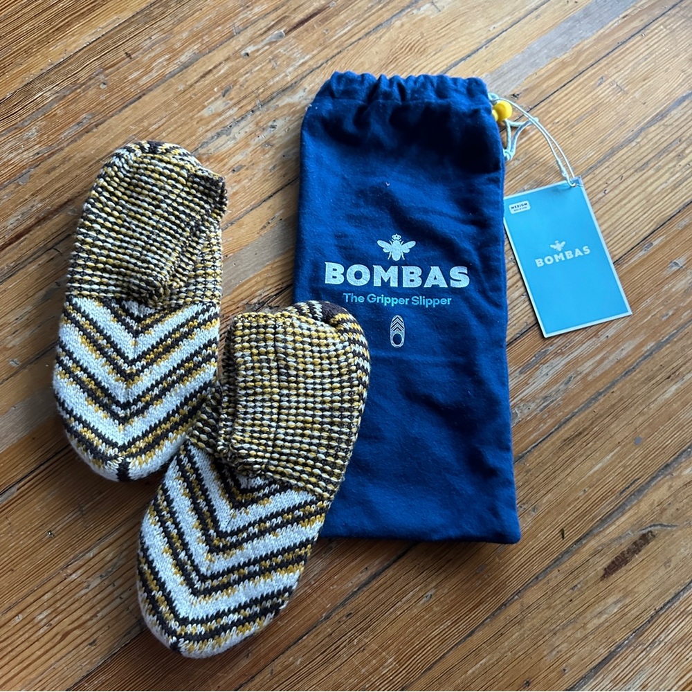 Bombas Gripper Slipper Medium NWT
